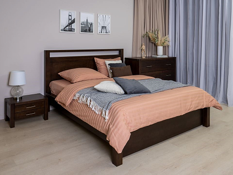 Кровать премиум Fiord - Кровать из массива с декоративной резкой в изголовье.